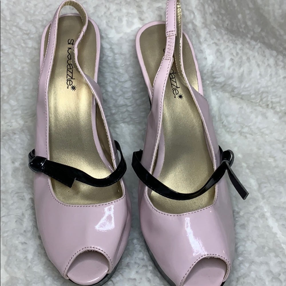 Shoe dazzle light pink heels with black bows